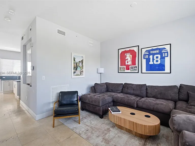 832 N Victoria Park Rd #832 — Photo 4
