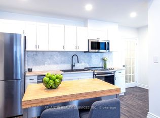 523 Lansdowne Ave #C, Toronto, ON M6H3Y2