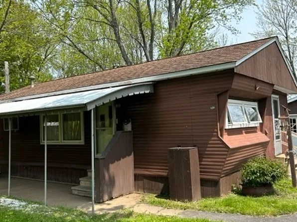 12 Martin Dr, Clinton, NY 13323