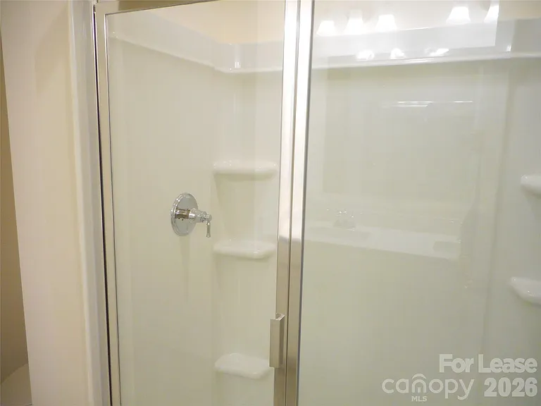 2821 Aubrey St — Photo 12