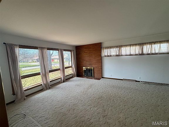 2nd image of 614 N Oak St