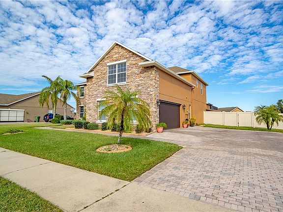 2nd image of 5623 Windsong Oak Dr