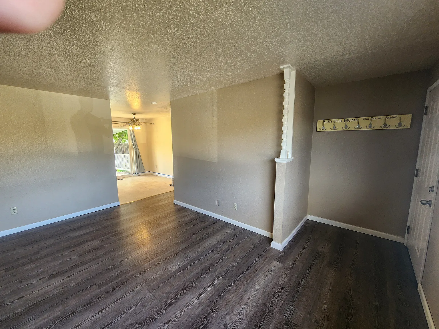 3 bed, 1.5 bath, 1074 sqft, $1,700 — Photo 2