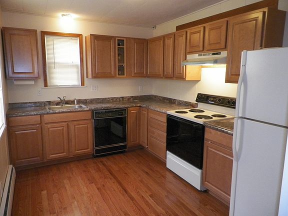 New Kitchen w/new oak hw wood floors