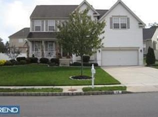 18 Candlewood Rd, Williamstown, NJ 08094