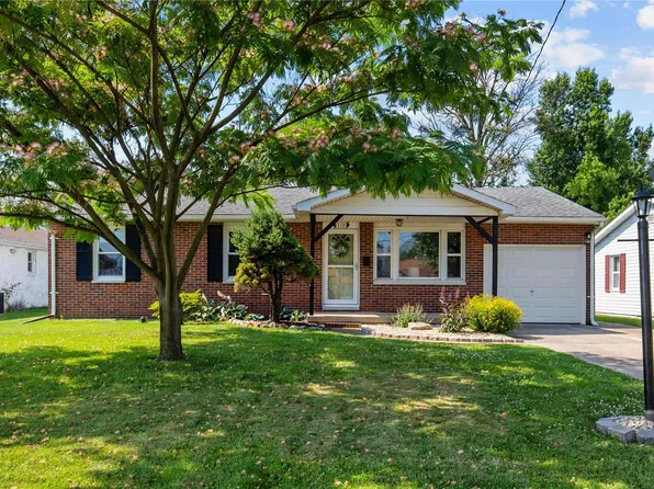 110 Canterbury St, Bethalto, IL 62010