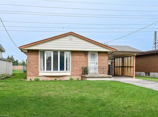 70 Bishopsgate Ave, Hamilton, ON L8V 3K4