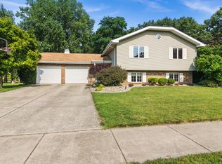 631 Heather Ct, Griffith, IN 46319