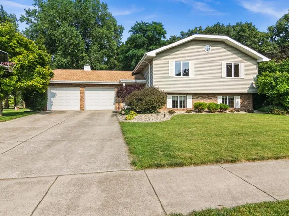 631 Heather Ct, Griffith, IN 46319