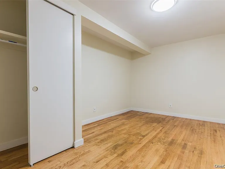 25 Van Duzen Pl #1 — Photo 18