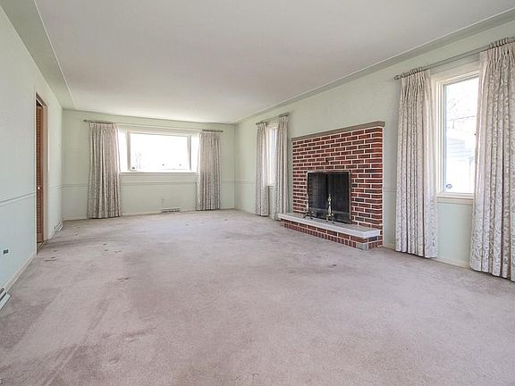2nd image of 4116 Edgewood Dr