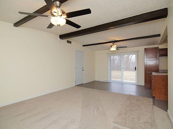 4th image of 572 Weil Dr