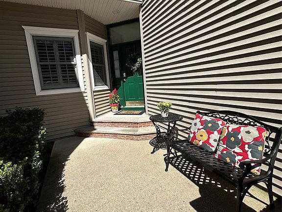 2nd image of 88 Kent Dr