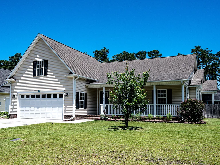 202 Croatan Woods Dr — Photo 2