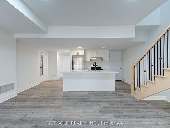 3rd image of 6701 Thorold Stone Rd #4