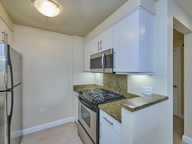 185 Massachusetts Ave #402 — Photo 11