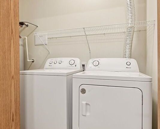 5th image of 1123 E Hastings Rd #104