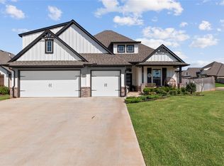 2816 Warwick Way, Moore, OK 73160