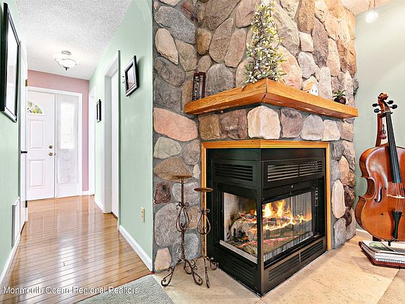 5th image of 49 S Sailors Quay Dr #805