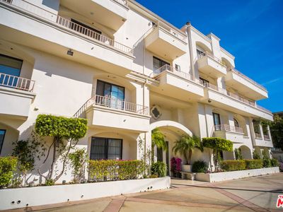 453 S Barrington Ave APT 102, Los Angeles, CA, 90049