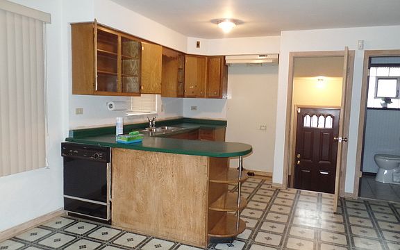 3rd image of 3916 Wilcox Ave