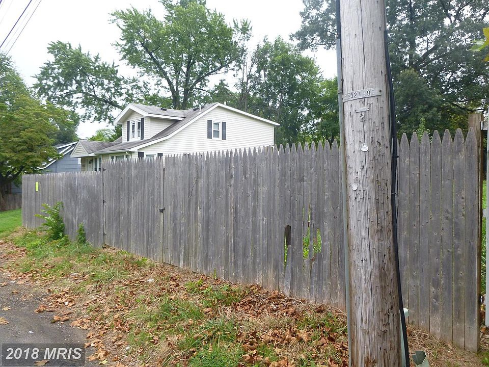 2nd image of 8303 Spruce Hill Dr