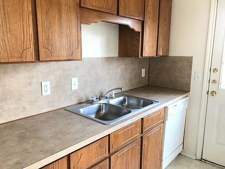 1905 Monte Carlo Ln — Photo 5