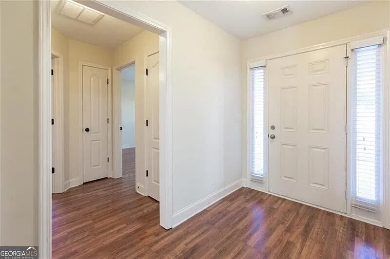 3 bed, 2.0 bath, 1454 sqft, $1,895 — Photo 2