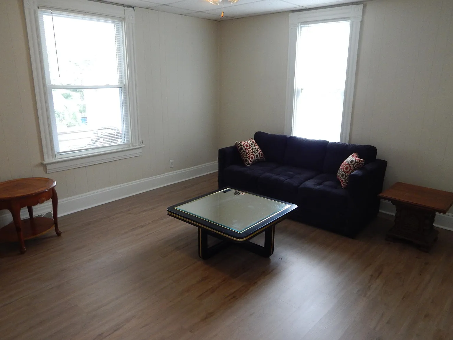 452 Melrose St — Photo 4