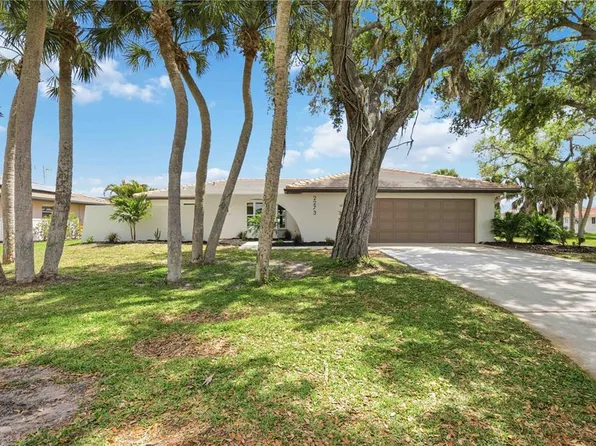 2273 Lakewood Dr, Nokomis, FL 34275