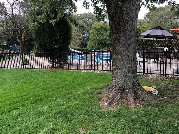 4th image of 9840 Hickory Ln