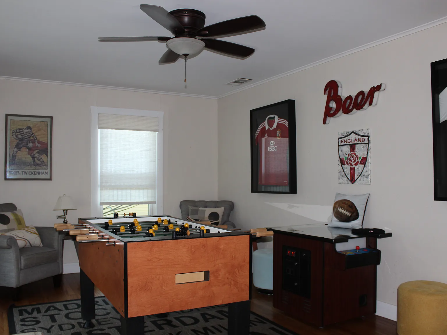 2 bed, 2.5 bath, 1972 sqft, $3,995 — Photo 2