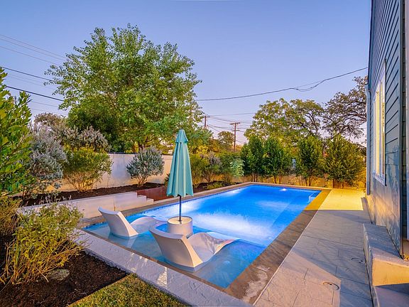 2nd image of 2105 Enfield Rd #A