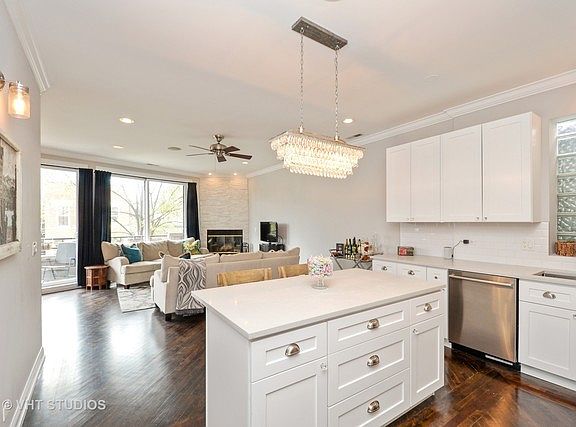 5th image of 1526 W Chicago Ave APT 2