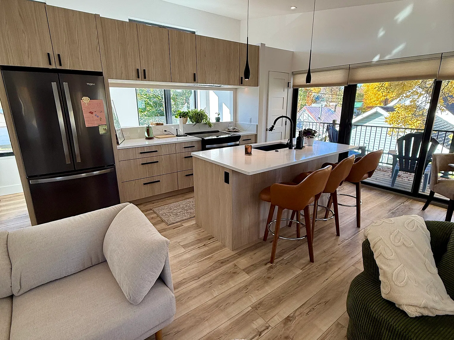 1 bed, 600 sqft, $2,300 — Photo 3