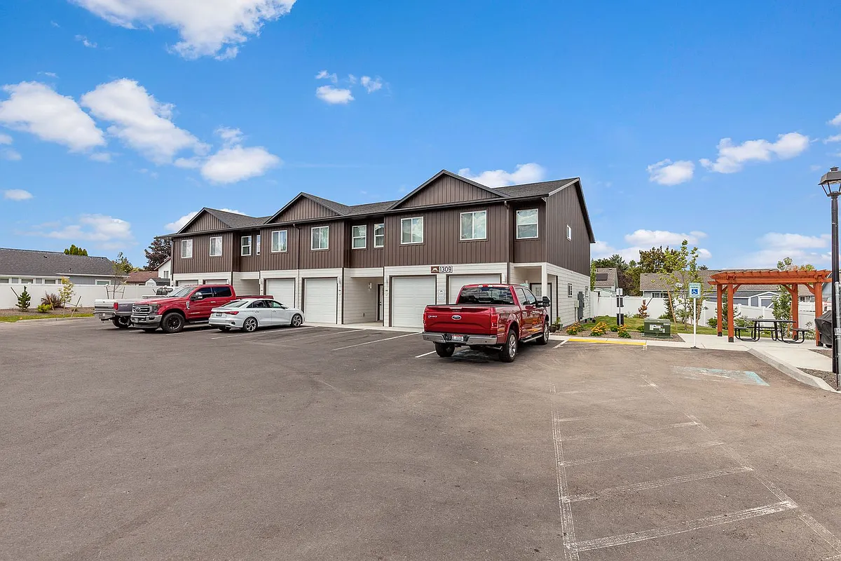 Building Photo - 1307 Mullan Lodge