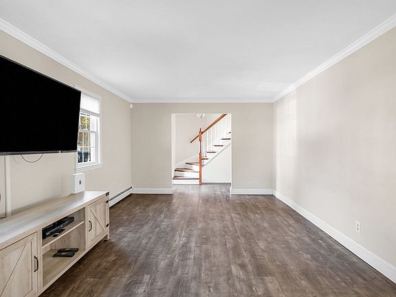 3rd image of 106 Grove St