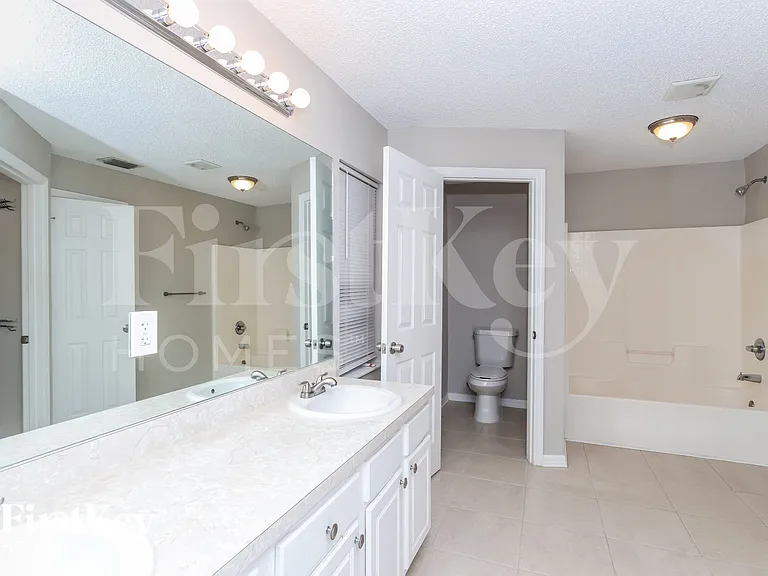 2655 San Filippo Dr SE — Photo 9