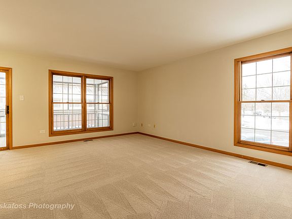 2nd image of 9913 Cambridge Dr