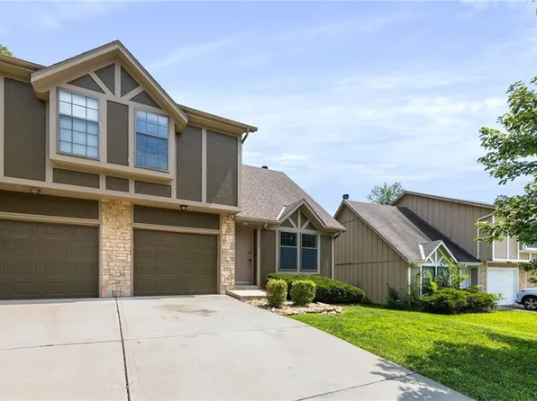 14927 Riggs St, Overland Park, KS 66223