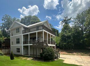 132 N Poplar St, Athens, GA 30601