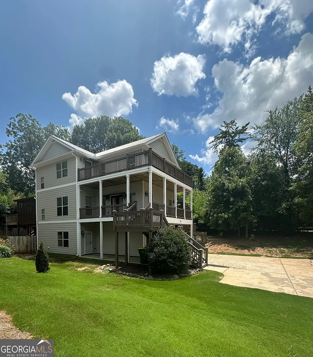 132 N Poplar St photo 1