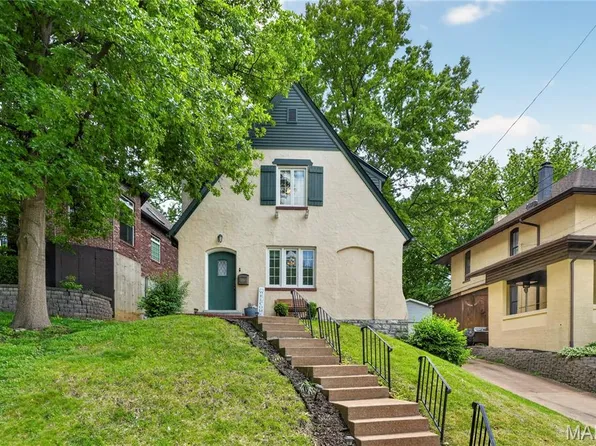 7326 Arlington Dr, Saint Louis, MO 63117