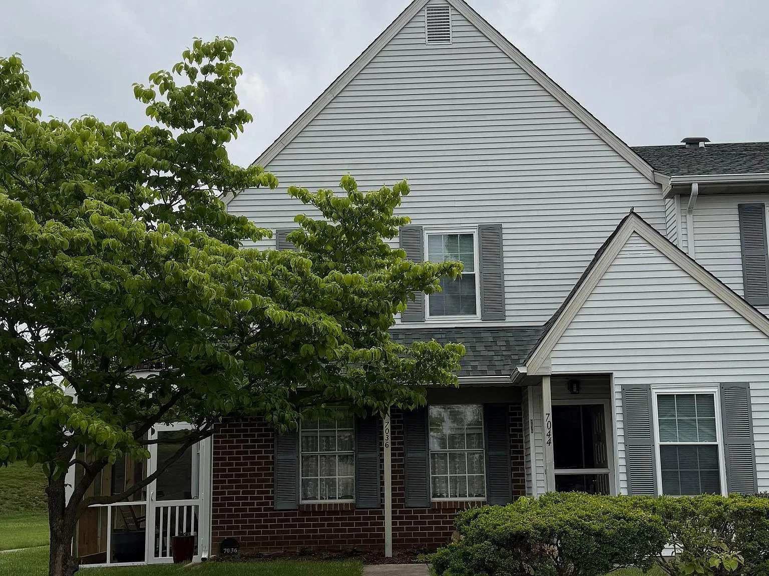 2 bed, 975 sqft, $1,800 — Photo 1