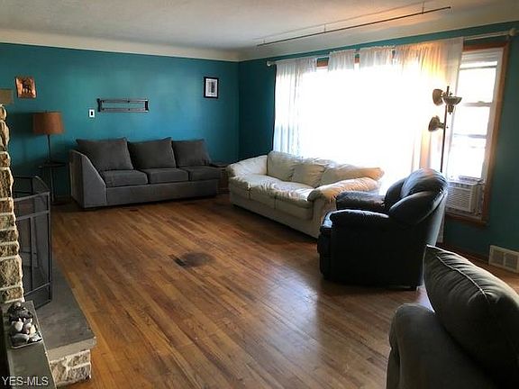3rd image of 4863 Swetland Blvd