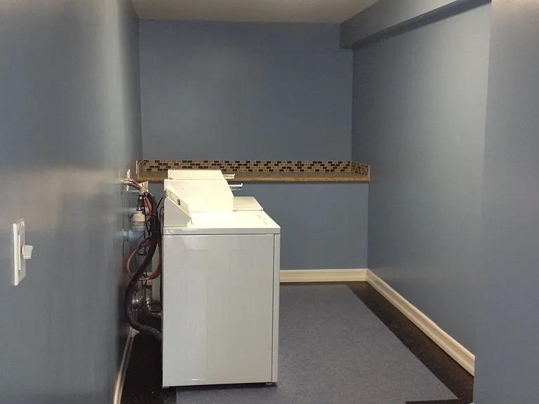650 Levering Ave #7 — Photo 11