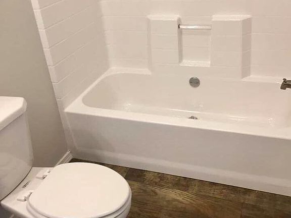5th image of 213 Valle Ave