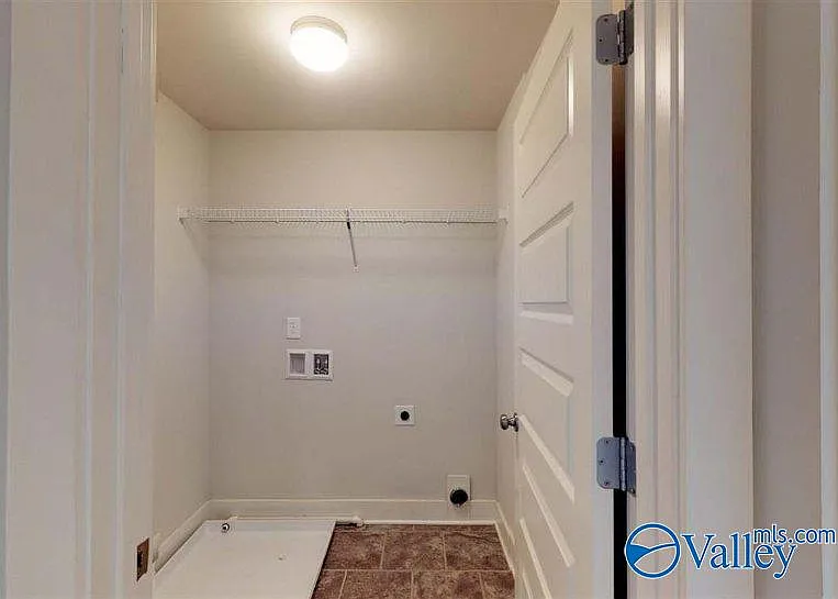 7601 Ashor Dr NW — Photo 11