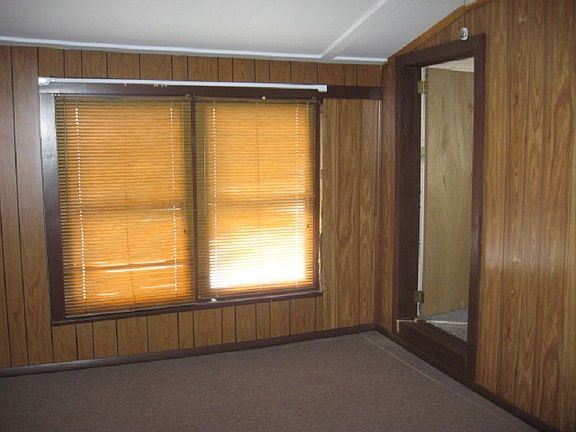 3rd image of 313 Judson St