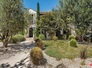 673 S Bronson Ave, Los Angeles, CA 90005